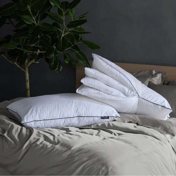 NWT x2 Hush Cloud Pillow - Picture 3 of 5